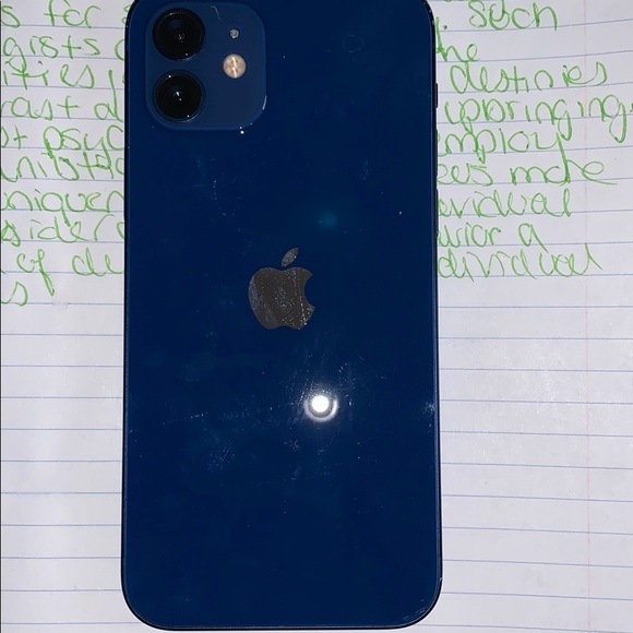 IPhone 12 - Picture 2 of 2
